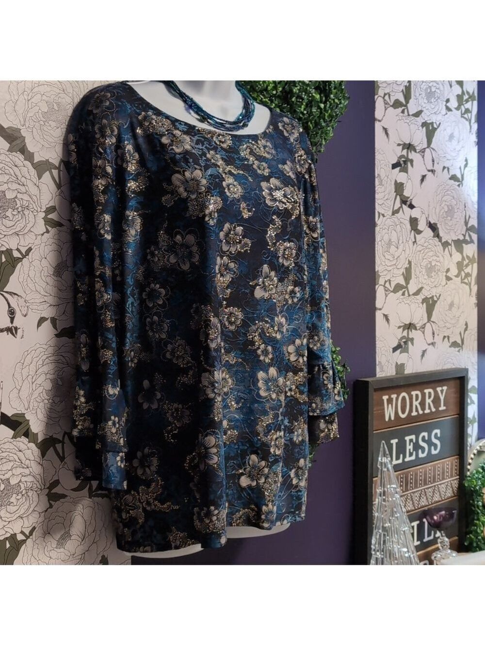 Glitz & Gold Blue Floral Top - Picture 6 of 7